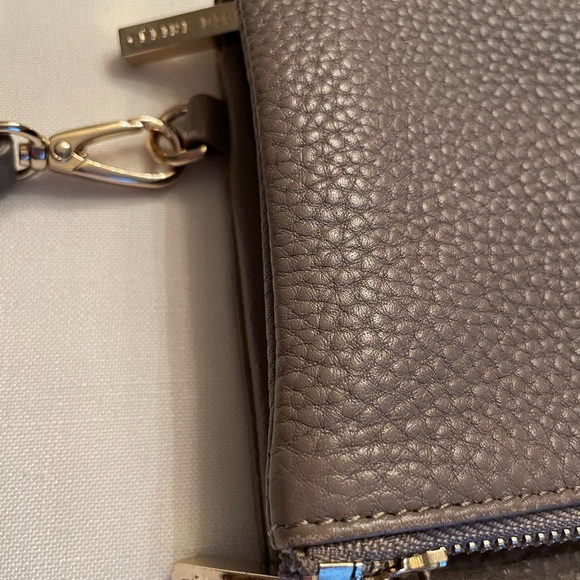 Celine Dion Collection taupe leather crossbody bag - Picture 9 of 16